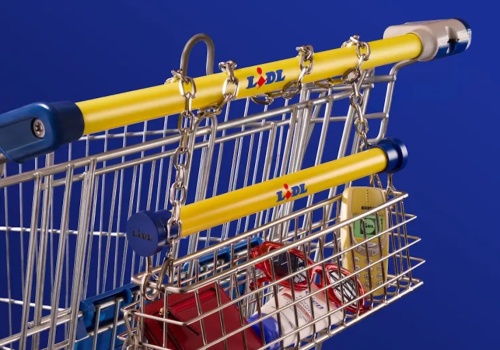 Lidl znów walczy o viral. Torebka jak wózek sklepowy pojedzie na London Fashion Week