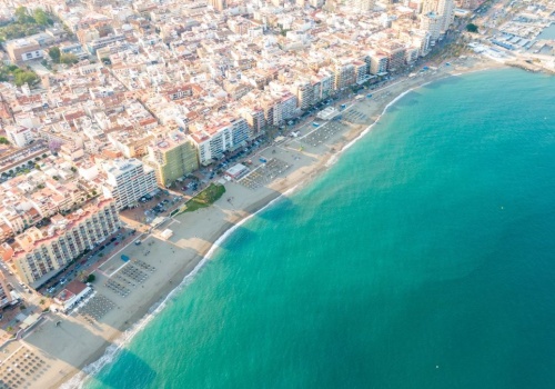 Najbardziej słoneczny region Europy 😍 Urlop na Costa del Sol za 1039 PLN. Loty do Malagi + noclegi z widokiem na morze 😎