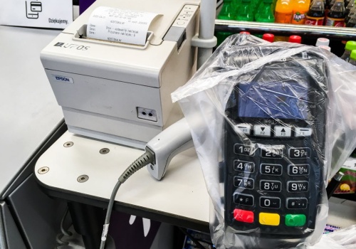 Płacą kartą, a ty możesz zyskać. Nawet 2500 zł mniej podatku. Jest jeden haczyk