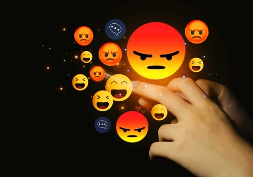 Nowa odsłona hejtu na Ukraińców. Przestępcy podszywają się pod instytucje rządowe