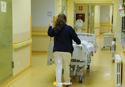 Gorący temat podwyżek medyków:  szpitale wieszczą paraliż. Zmiany płac znów wywołują spór