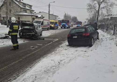 Trzy samochody zderzyły się Bujnach