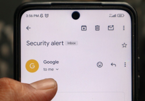 Kupujesz nowy smartfon, a on już ma wirusa. Keenadu to wyjątkowo paskudny malware