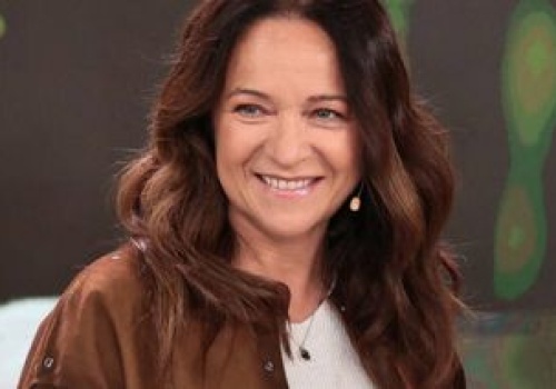 Prostota wciąż jest w cenie. Tylko spójrzcie na suknię Drzyzgi