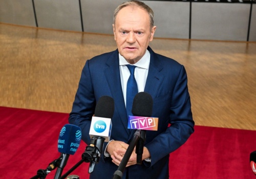 Rząd Tuska chce opóźnić podwyżki w służbie zdrowia