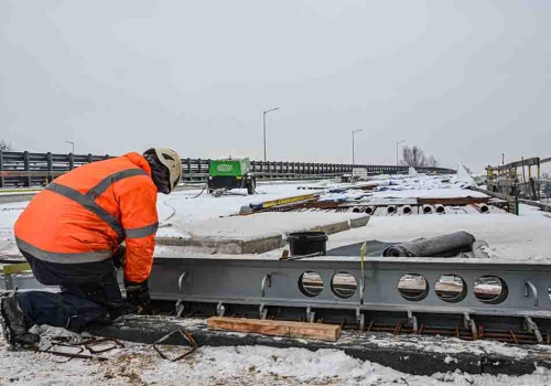 Zielona Góra. Mimo mrozów trwają prace na wiadukcie Zjednoczenia