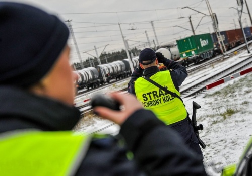 Próba wykolejenia pociągu z paliwem? 25-latek zatrzymany na stacji w Puławach