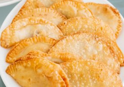 Na deser robię szwajcarskie pierożki. Słodkie nadzienie mogę wyjadać łyżkami