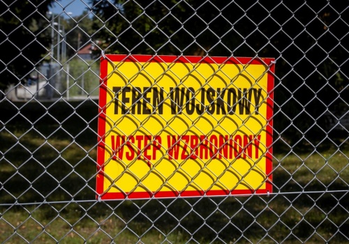 Szef Sztabu podjął decyzję. Zakaz wjazdu do jednostek wojskowych i podłączania telefonu