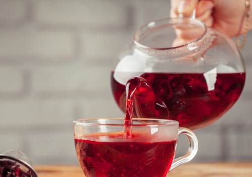 Wszyscy znamy, ale nie zawsze doceniamy. Herbatka z hibiskusa obniża ciśnienie i zbija cholesterol, warto sobie o niej przypomnieć