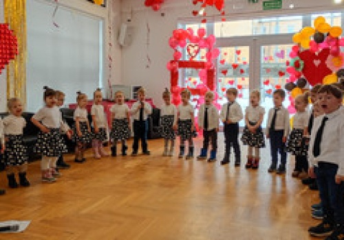 Międzypokoleniowe świętowanie. Program artystyczny dla babci i dziadka