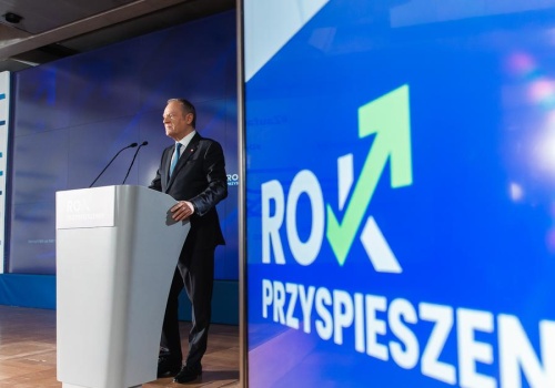 Premier zapowiada duże inwestycje, nie będzie rozpadu koalicji, Liftero szykuje się na NewConnect, Orange zwiększy dywidendę (Najważniejsze informacje dnia)