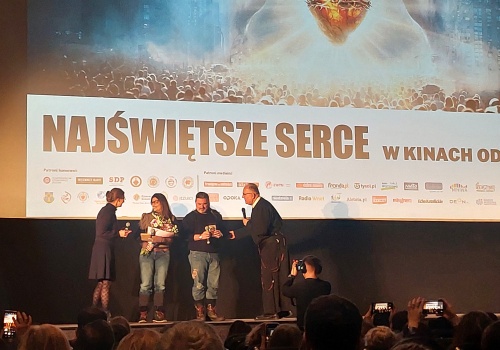 „Najświętsze Serce” – francuski hit, który budzi sumienia, już w Polsce!