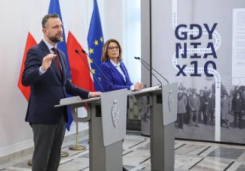 Marszałek Senatu Małgorzata Kidawa-Błońska otworzyła wystawę „GDYNIA x 10”