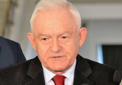 Miller wybiera Konfederację nad Lewicę. „Co chwila przekracza kompetencje”