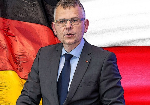 Odpowiadał za relacje polsko-niemieckie, miał kontakt z rosyjskimi agentami. Były dyrektor Instytut Pileckiego pod lupą służb