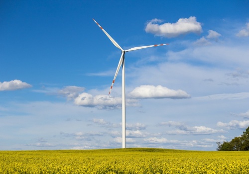 Polska osiąga 50% mocy z OZE – historyczny przełom!