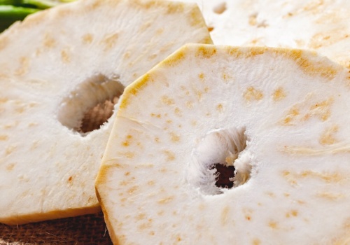 Jedno z najbardziej niedocenianych warzyw. Ma mało kalorii, dużo błonnika i daje nieograniczoną ilość kuchennych możliwości