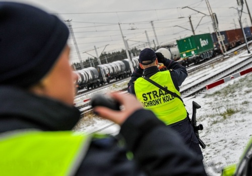 Są zarzuty dla obywatela Mołdawii. Mężczyzna chciał wykoleić pociąg z paliwem