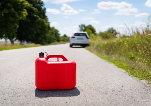 Jazda na rezerwie – ryzyka i konsekwencje