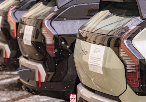 Stołeczna policja dostała nowe radiowozy. Są nieoznakowane. Prawie