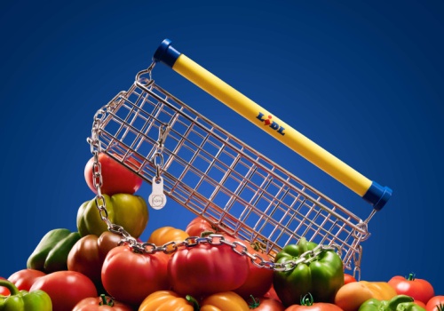 Lidl szykuje modowy hit. Oto torebka inspirowana... wózkiem sklepowym