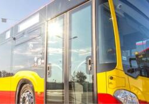 Wrocław kupuje nowe autobusy: w grze Solaris, Mercedes i Irizary