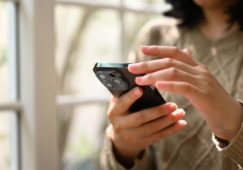 Scrollujesz godzinami? To może być objaw choroby, o którym mało kto mówi