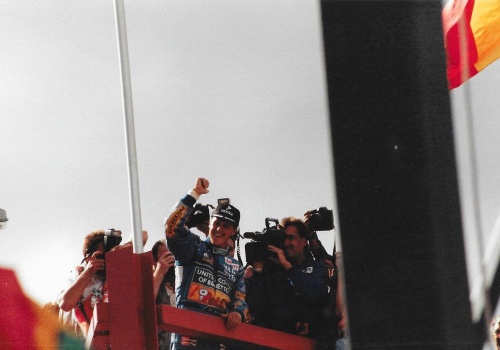 „F1 przez jakieś 20 weekendów w roku to sport, a poza tym to czysty biznes”. Kulisy F1 w nowej książce „Szybkie pieniądze”