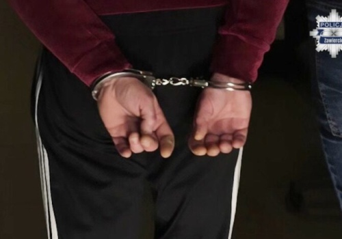 Zatrzymano 38-latka, który posiadał spore ilości narkotyków. Mogło z nich powstać ok. 20 tys. działek dilerskich