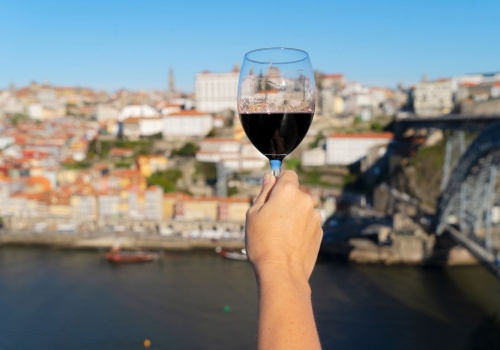 Spróbuj porto w Porto 🍷🇵🇹 City break w Portugalii za 939 PLN (bezpośrednie loty + hotel ze śniadaniami) 🥐☕