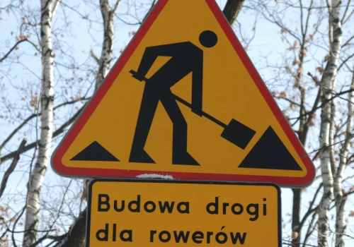 Droga rowerowa w Katowicach ostro skrytykowana. „11 sygnalizacji świetlnych na odcinku kilkuset metrów zamiast jednej”