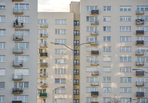 Czy singla stać na wynajem mieszkania? Stawki przyprawiają o zawrót głowy. Finansowa ruletka