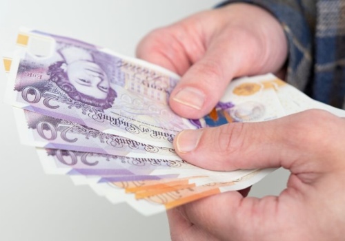 Dodatkowe pieniądze dla ponad 150 tys. osób