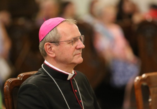 Abp Tadeusz Wojda: liturgia Środy Popielcowej prowadzi nas w samo serce tajemnicy ludzkiego życia