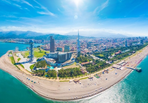 Gruzja okołoweekendowo 🇬🇪☀️ Loty i 3 noclegi w Batumi za 709 PLN 🍷