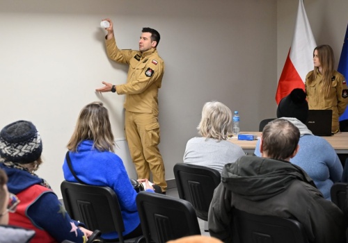 Były komendant alarmuje, że czujki czadu nie działają. PSP i MSWiA wskazują na dezinformację