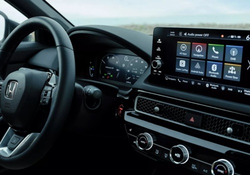 Takiego zainteresowania nie było od lat. Hybryda 2.0 za 132 tys. zł i normalne pokrętła przyciągają Polaków jak magnes