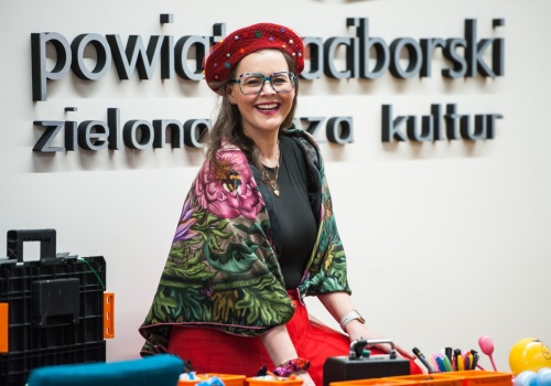 Karmel i balony na Zamku Piastowskim. Atrakcje dla dzieci w ramach akcji Wakacje w Powiecie