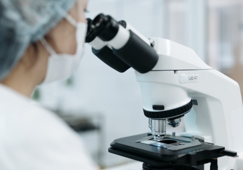 Antybiotyki przestają działać? Europa wciąż walczy z opornymi bakteriami Salmonellą i Campylobacter