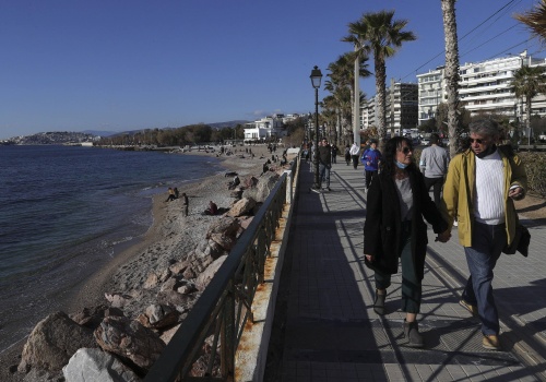 Grecja na zimę? Dlaczego nie? Z Polski poleci tam ponad 50 procent więcej samolotów