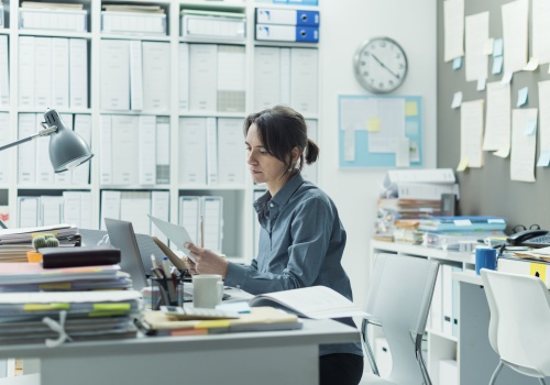 Forma pisemna powoli znika z kodeksu pracy