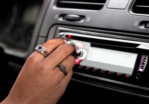 Koniec z radiem w samochodzie. Oto co teraz montują producenci