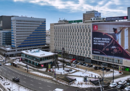 Plac obok Ronda Dmowskiego w Warszawie będzie zielony. Rusza przetarg na realizację projektu