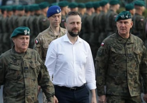 Kosiniak-Kamysz przestraszył się gender w armii. Po histerii prawicy MON wycofał się ze szkolenia