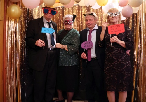 Bal Ostatkowy w Gródku z przytupem. Seniorzy pokazali, jak się żegna karnawał