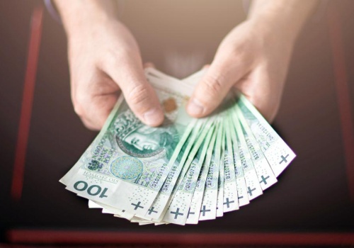 Kto dziś zarabia najwięcej w Polsce? Specjaliści nawet 27 tys. zł brutto