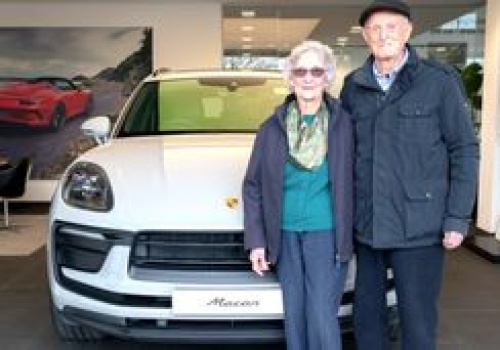 90-latkowie kupili swoje pierwsze Porsche. Teraz planują kolejne