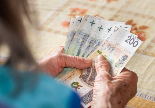 Podwójne podwyżki emerytur w 2026 r. Sprawdź, kto na nich skorzysta