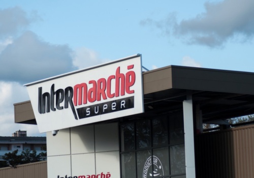 Dwa sklepy w Gdyni zamknięte z powodu zalegającego śniegu. Co dalej?